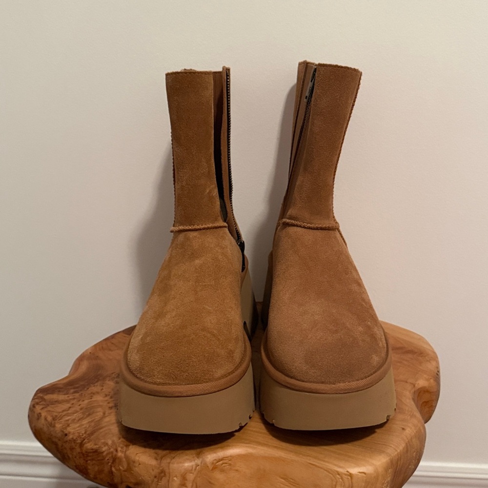 NWOT UGG CLASSIC TWIN SEAM NEW HEIGHTS - Picture 4 of 9